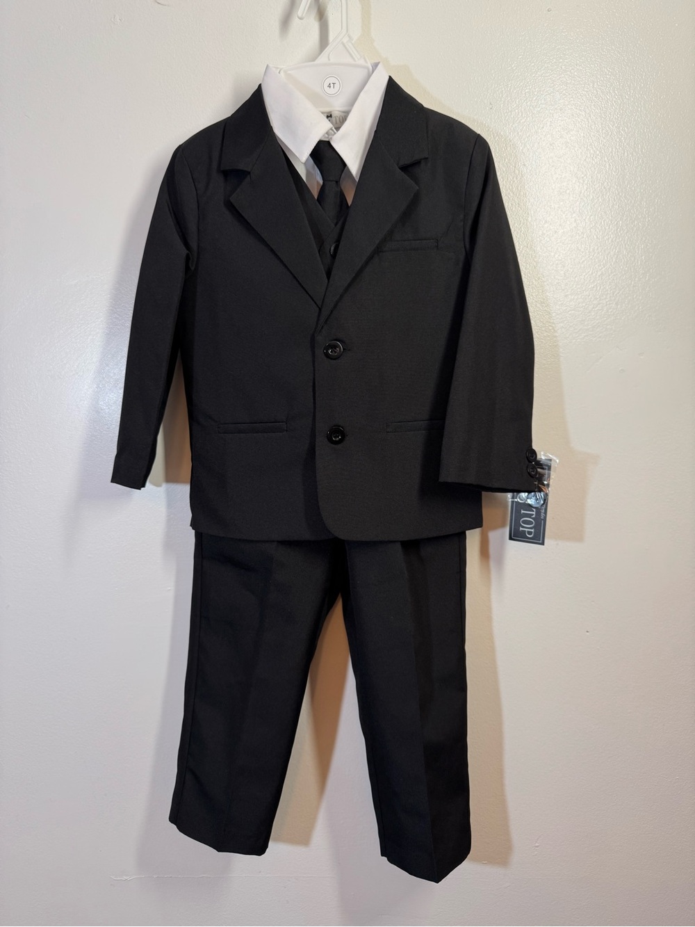 5 Piece Boys 4T Formal Suit Set with Blazer, Vest, Pants, Dress Shirt and Tie
